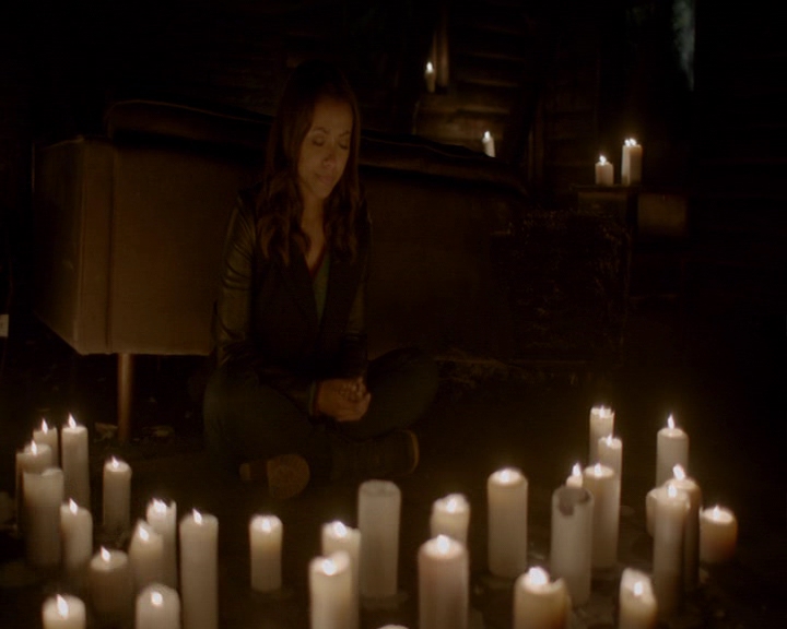 VampireDiaries-dot-nl_VampireDiaries-8x13TheLiesWillCatchUpToYou2123.jpg