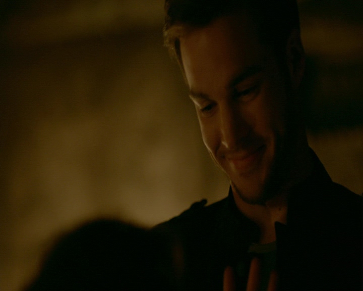 VampireDiaries-dot-nl_VampireDiaries-8x13TheLiesWillCatchUpToYou2274.jpg