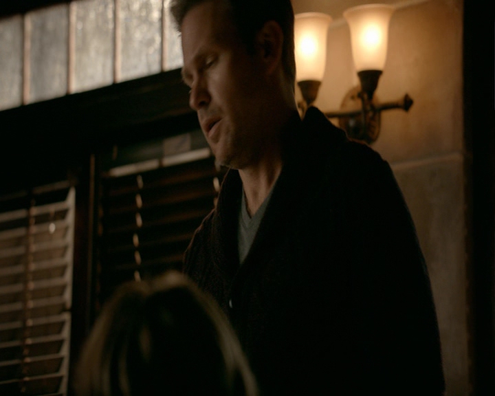 VampireDiaries-dot-nl_VampireDiaries-8x14ItsBeenAHellOfARide0473.jpg