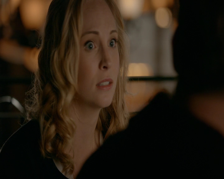 VampireDiaries-dot-nl_VampireDiaries-8x14ItsBeenAHellOfARide0506.jpg