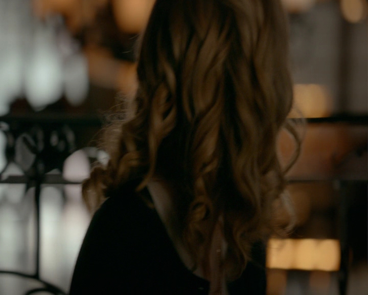 VampireDiaries-dot-nl_VampireDiaries-8x14ItsBeenAHellOfARide0507.jpg