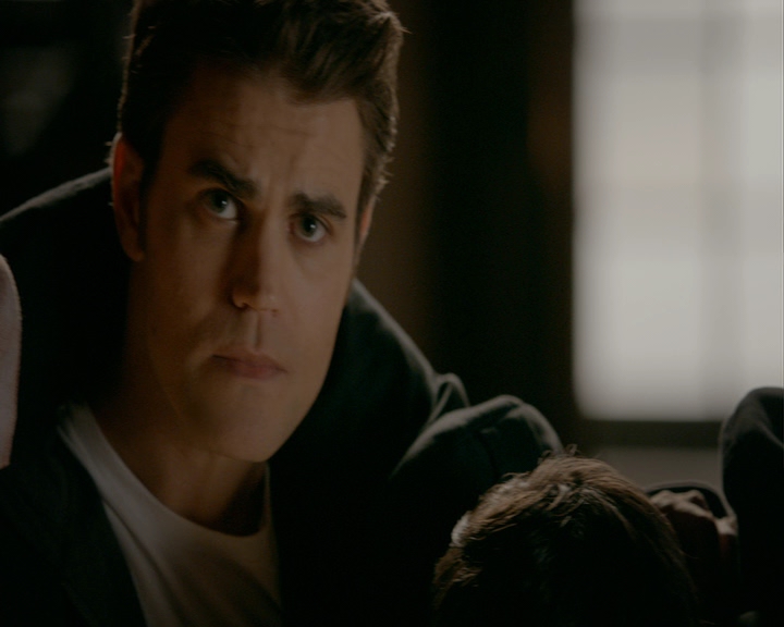 VampireDiaries-dot-nl_VampireDiaries-8x14ItsBeenAHellOfARide0517.jpg