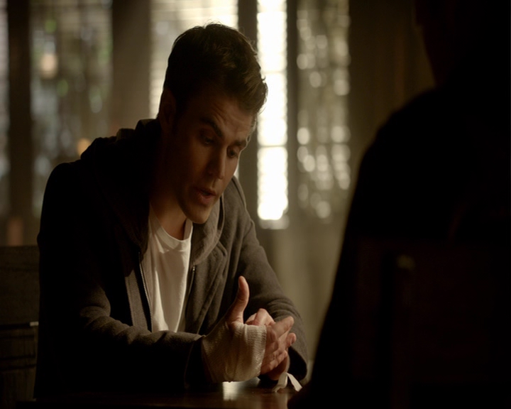 VampireDiaries-dot-nl_VampireDiaries-8x14ItsBeenAHellOfARide0604.jpg