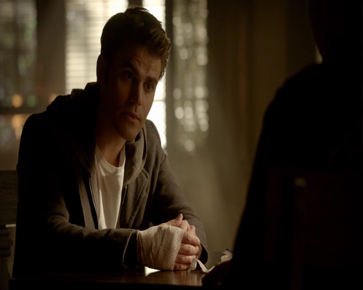 VampireDiaries-dot-nl_VampireDiaries-8x14ItsBeenAHellOfARide0607.jpg