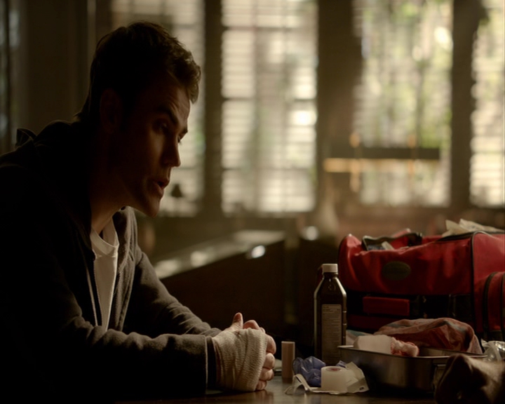 VampireDiaries-dot-nl_VampireDiaries-8x14ItsBeenAHellOfARide0612.jpg