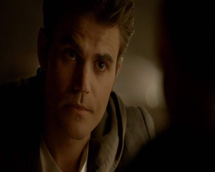 VampireDiaries-dot-nl_VampireDiaries-8x14ItsBeenAHellOfARide0626.jpg