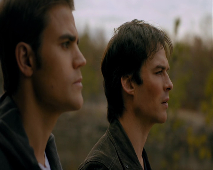 VampireDiaries-dot-nl_VampireDiaries-8x14ItsBeenAHellOfARide0716.jpg