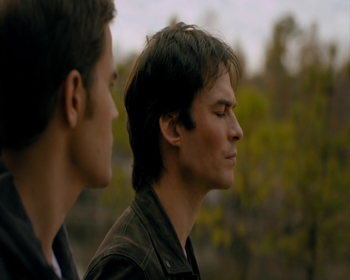 VampireDiaries-dot-nl_VampireDiaries-8x14ItsBeenAHellOfARide0718.jpg