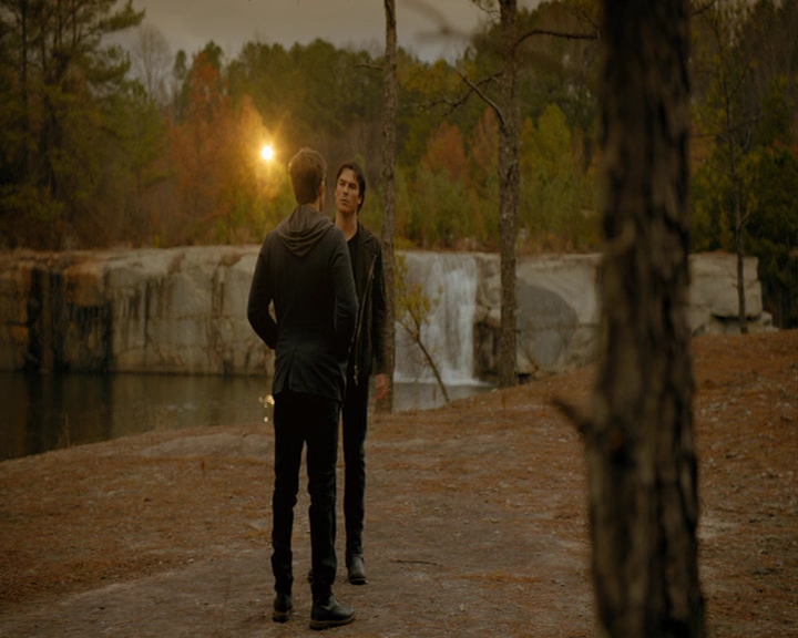 VampireDiaries-dot-nl_VampireDiaries-8x14ItsBeenAHellOfARide0735.jpg