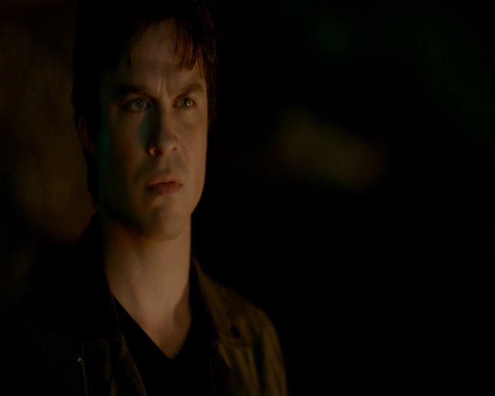 VampireDiaries-dot-nl_VampireDiaries-8x14ItsBeenAHellOfARide1300.jpg