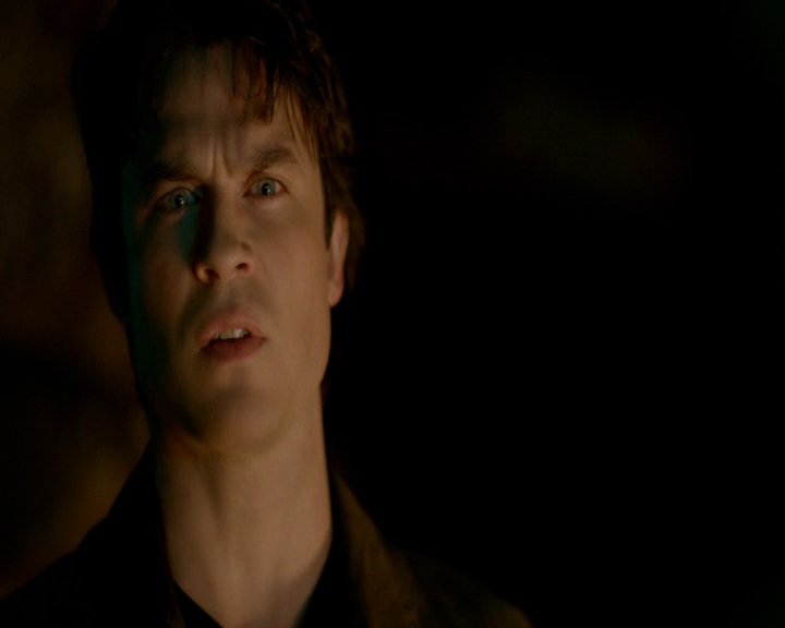 VampireDiaries-dot-nl_VampireDiaries-8x14ItsBeenAHellOfARide1309.jpg