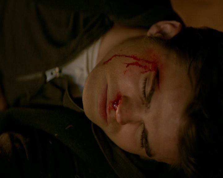 VampireDiaries-dot-nl_VampireDiaries-8x14ItsBeenAHellOfARide1327.jpg