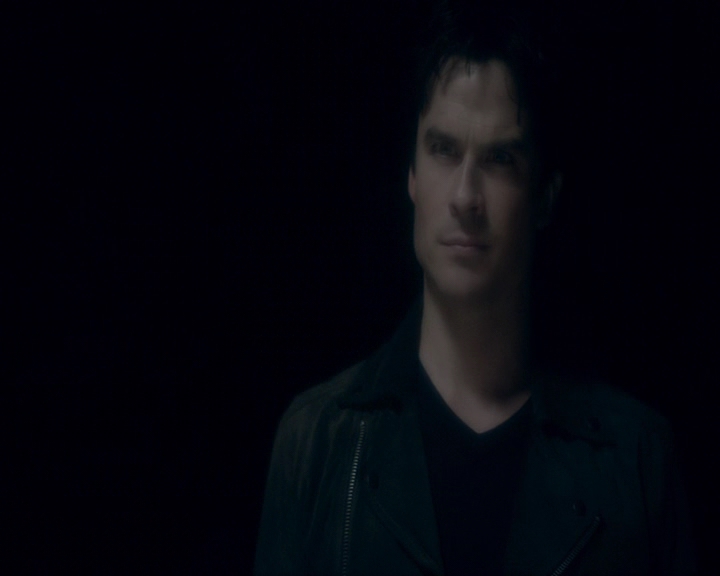 VampireDiaries-dot-nl_VampireDiaries-8x14ItsBeenAHellOfARide1552.jpg