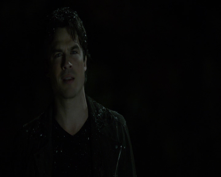 VampireDiaries-dot-nl_VampireDiaries-8x14ItsBeenAHellOfARide1803.jpg