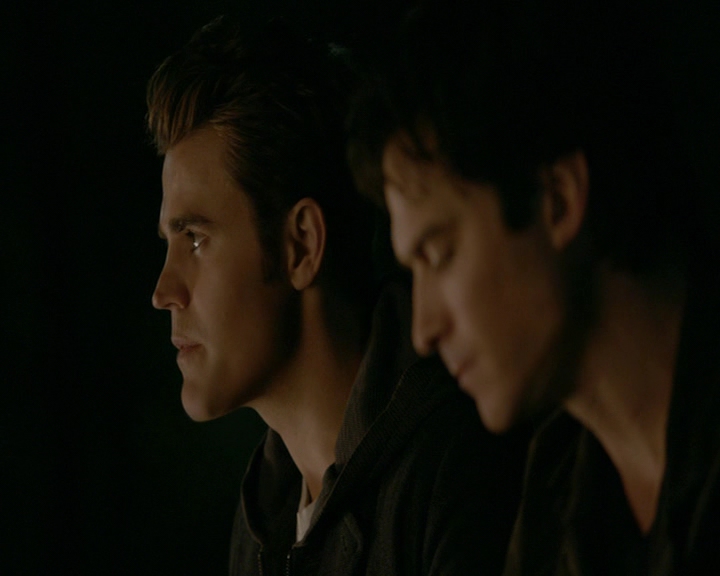 VampireDiaries-dot-nl_VampireDiaries-8x14ItsBeenAHellOfARide1863.jpg