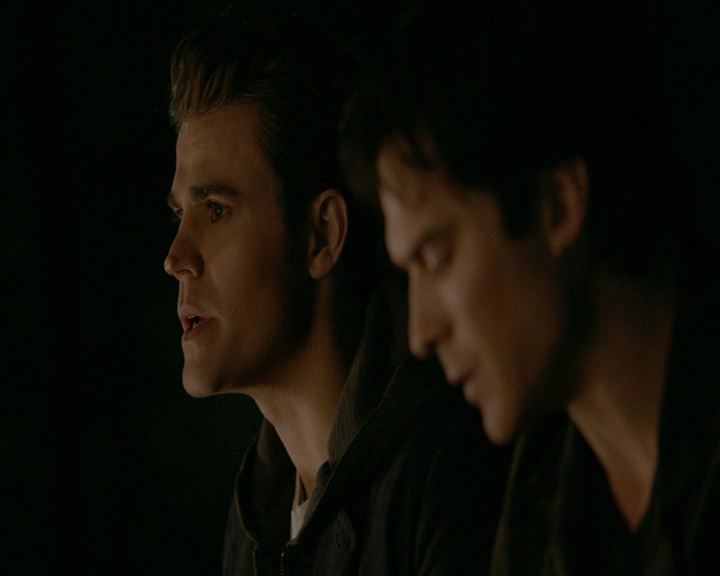 VampireDiaries-dot-nl_VampireDiaries-8x14ItsBeenAHellOfARide1864.jpg