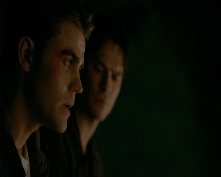 VampireDiaries-dot-nl_VampireDiaries-8x14ItsBeenAHellOfARide1880.jpg