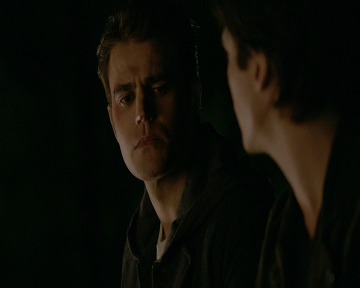 VampireDiaries-dot-nl_VampireDiaries-8x14ItsBeenAHellOfARide1886.jpg