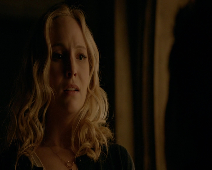 VampireDiaries-dot-nl_VampireDiaries-8x14ItsBeenAHellOfARide2050.jpg
