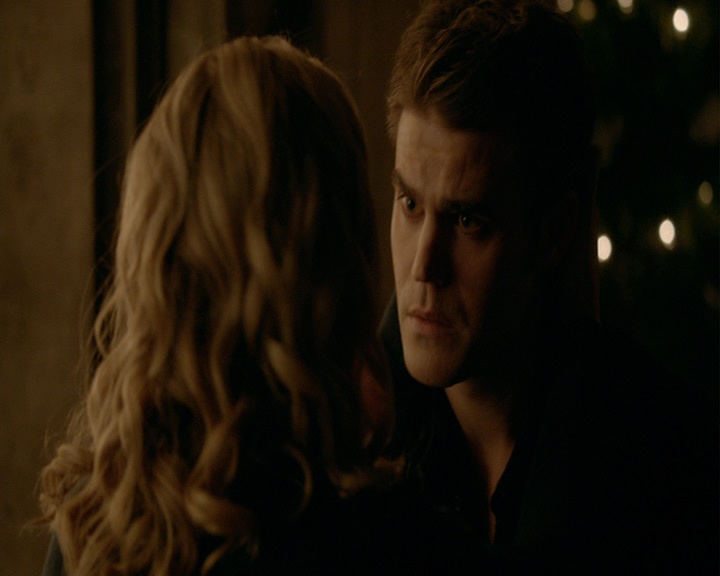 VampireDiaries-dot-nl_VampireDiaries-8x14ItsBeenAHellOfARide2060.jpg