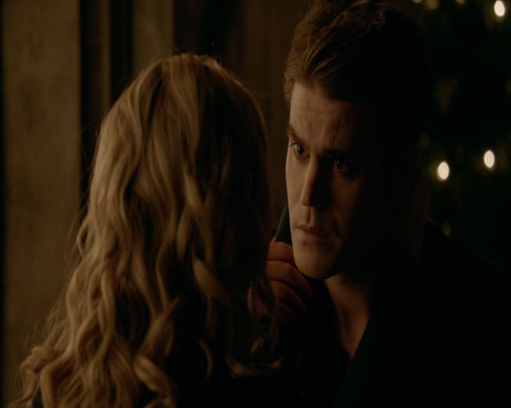 VampireDiaries-dot-nl_VampireDiaries-8x14ItsBeenAHellOfARide2061.jpg