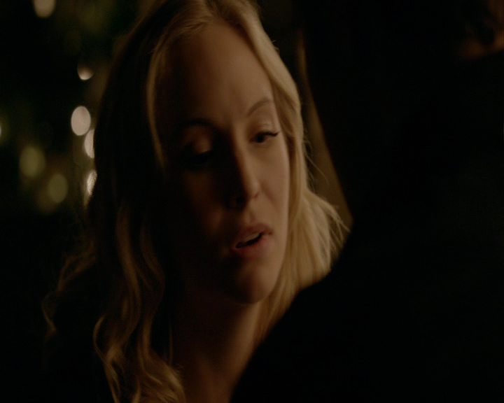 VampireDiaries-dot-nl_VampireDiaries-8x14ItsBeenAHellOfARide2063.jpg