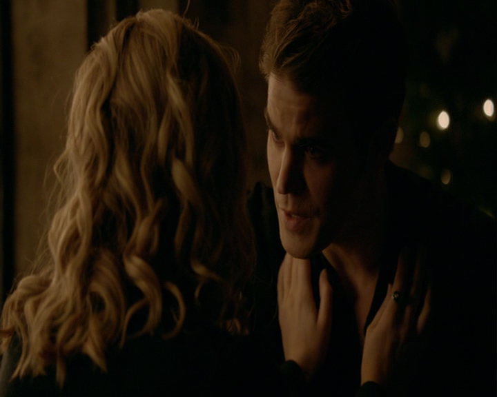 VampireDiaries-dot-nl_VampireDiaries-8x14ItsBeenAHellOfARide2070.jpg