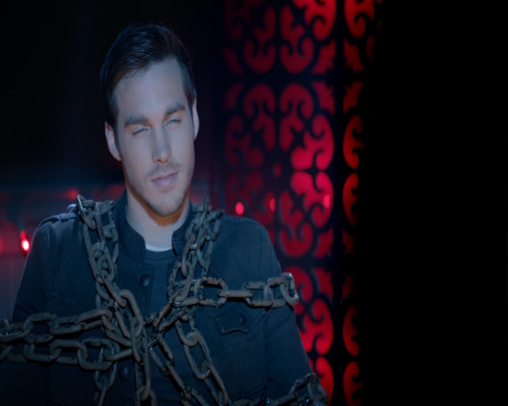 VampireDiaries-dot-nl_VampireDiaries-8x14ItsBeenAHellOfARide2149.jpg
