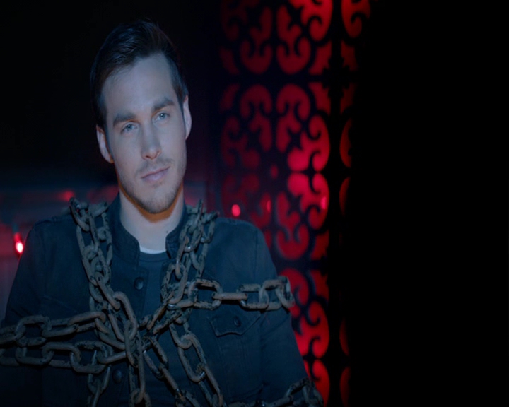 VampireDiaries-dot-nl_VampireDiaries-8x14ItsBeenAHellOfARide2150.jpg