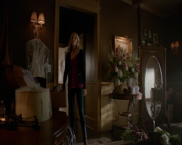 VampireDiaries-dot-nl_VampireDiaries-8x15WerePlanningAJuneWedding0907.jpg