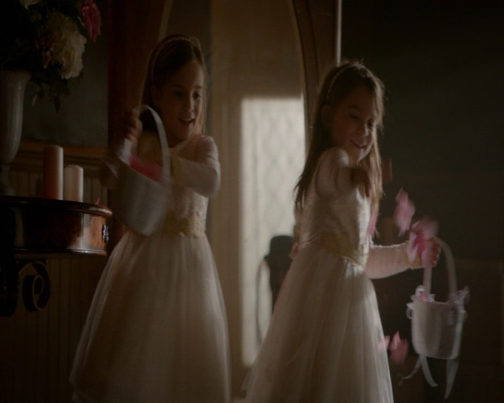 VampireDiaries-dot-nl_VampireDiaries-8x15WerePlanningAJuneWedding0973.jpg