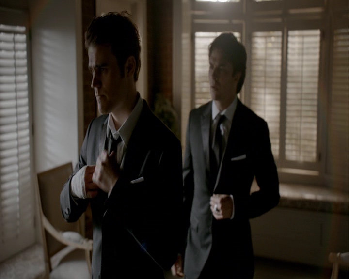 VampireDiaries-dot-nl_VampireDiaries-8x15WerePlanningAJuneWedding1120.jpg