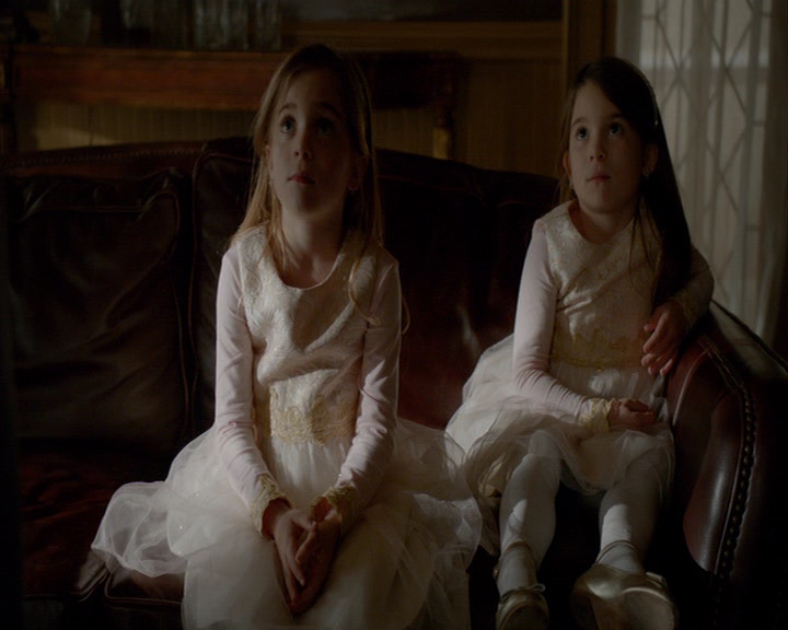 VampireDiaries-dot-nl_VampireDiaries-8x15WerePlanningAJuneWedding1213.jpg