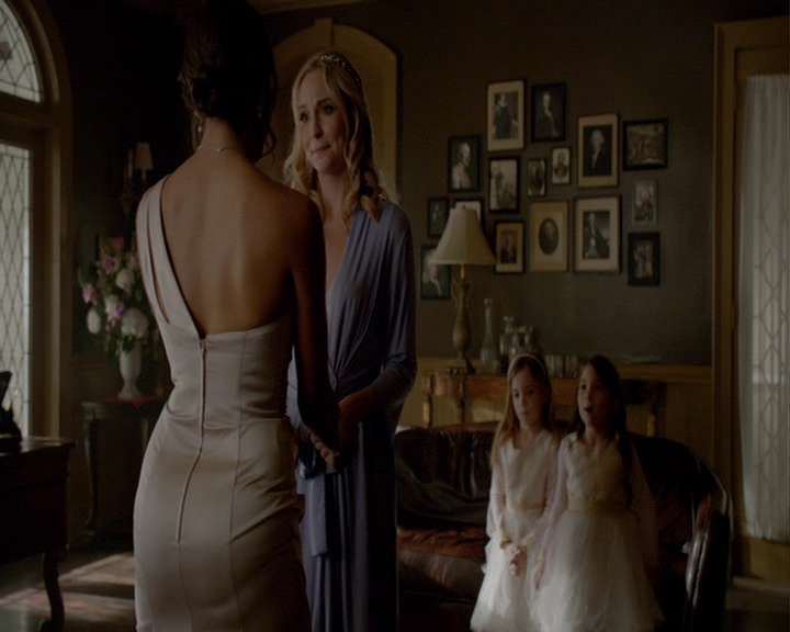 VampireDiaries-dot-nl_VampireDiaries-8x15WerePlanningAJuneWedding1235.jpg