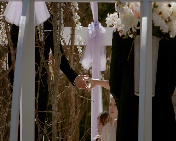 VampireDiaries-dot-nl_VampireDiaries-8x15WerePlanningAJuneWedding1446.jpg