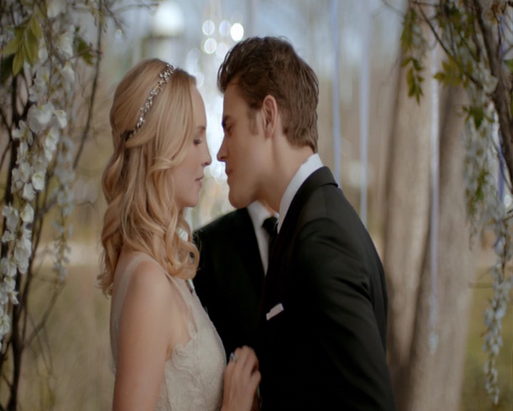 VampireDiaries-dot-nl_VampireDiaries-8x15WerePlanningAJuneWedding1688.jpg