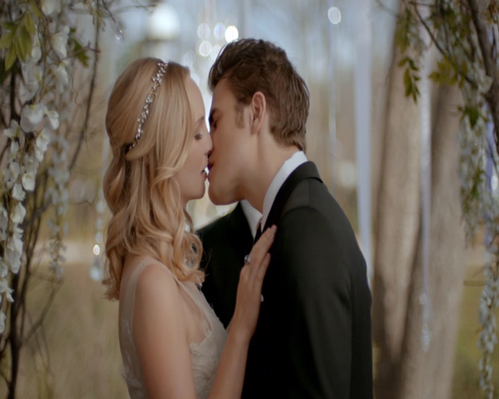 VampireDiaries-dot-nl_VampireDiaries-8x15WerePlanningAJuneWedding1689.jpg