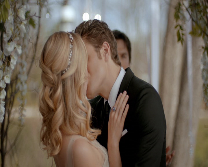 VampireDiaries-dot-nl_VampireDiaries-8x15WerePlanningAJuneWedding1692.jpg