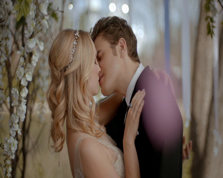 VampireDiaries-dot-nl_VampireDiaries-8x15WerePlanningAJuneWedding1708.jpg