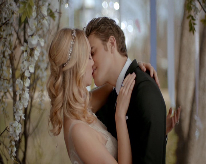 VampireDiaries-dot-nl_VampireDiaries-8x15WerePlanningAJuneWedding1709.jpg