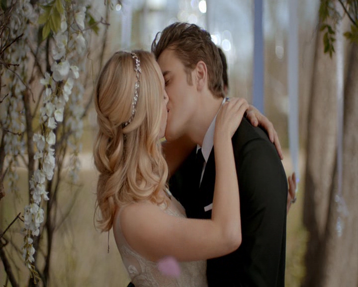 VampireDiaries-dot-nl_VampireDiaries-8x15WerePlanningAJuneWedding1710.jpg