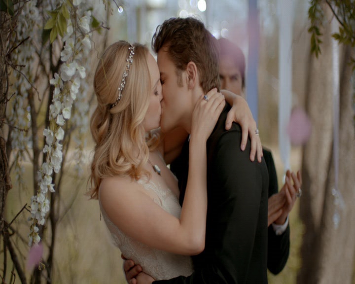 VampireDiaries-dot-nl_VampireDiaries-8x15WerePlanningAJuneWedding1712.jpg