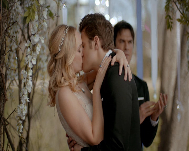 VampireDiaries-dot-nl_VampireDiaries-8x15WerePlanningAJuneWedding1714.jpg