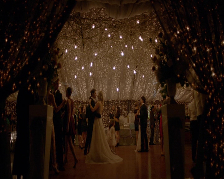 VampireDiaries-dot-nl_VampireDiaries-8x15WerePlanningAJuneWedding1725.jpg