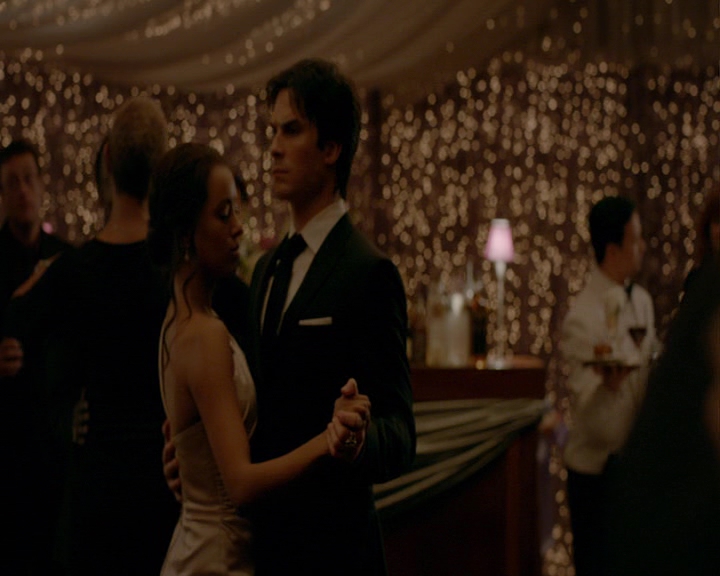 VampireDiaries-dot-nl_VampireDiaries-8x15WerePlanningAJuneWedding1732.jpg