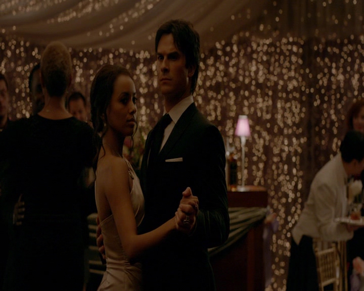 VampireDiaries-dot-nl_VampireDiaries-8x15WerePlanningAJuneWedding1733.jpg