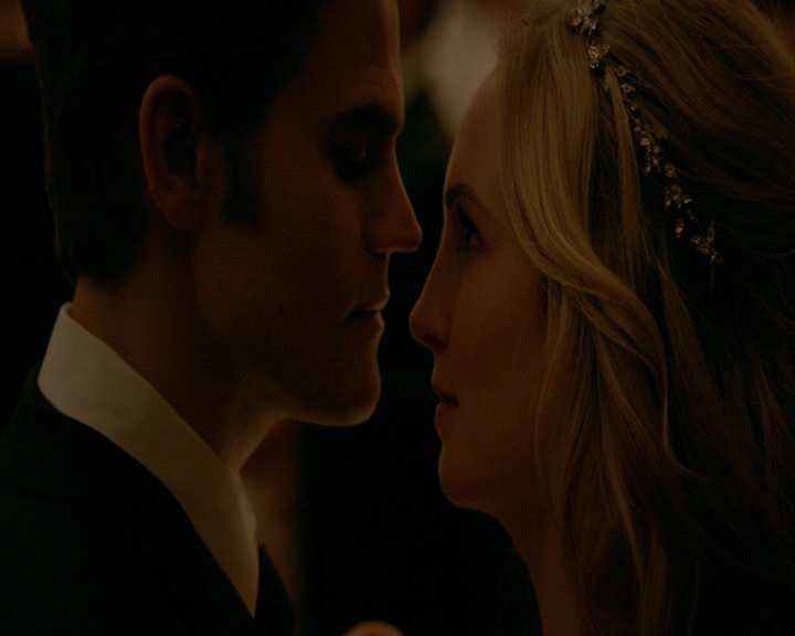 VampireDiaries-dot-nl_VampireDiaries-8x15WerePlanningAJuneWedding1788.jpg