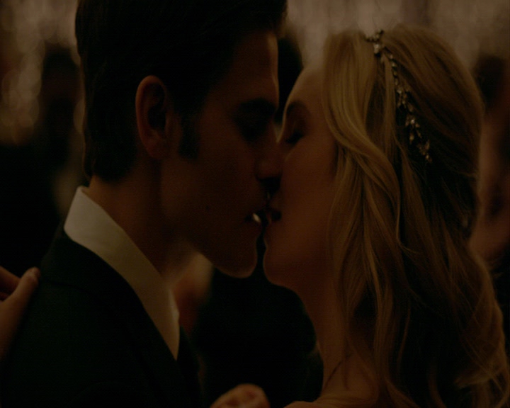 VampireDiaries-dot-nl_VampireDiaries-8x15WerePlanningAJuneWedding1791.jpg