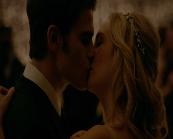 VampireDiaries-dot-nl_VampireDiaries-8x15WerePlanningAJuneWedding1792.jpg