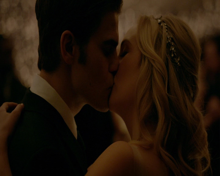 VampireDiaries-dot-nl_VampireDiaries-8x15WerePlanningAJuneWedding1793.jpg